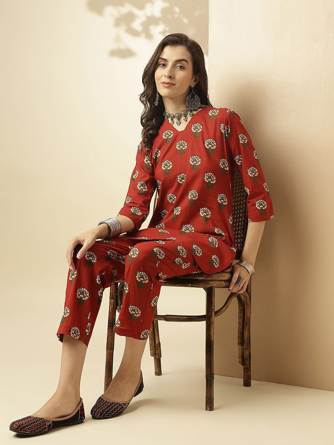 

KALINI Floral Printed V-Neck Three-Quarter Sleeves Tunic With Trousers, Red
