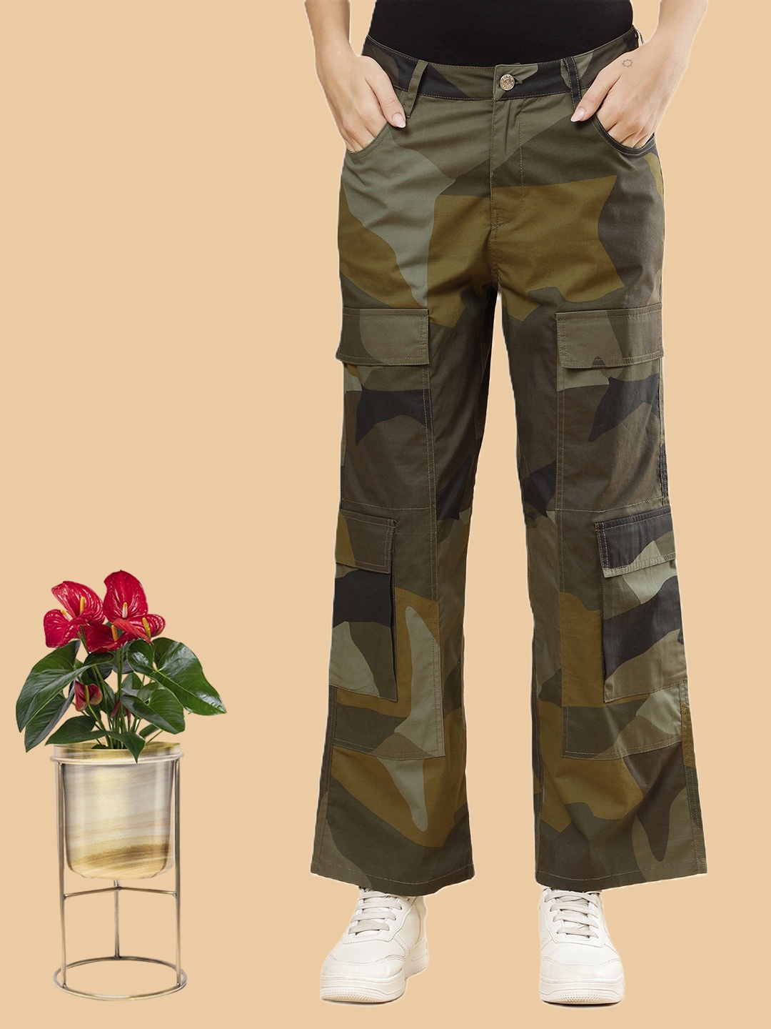 

NUEVOSDAMAS Women Camouflage Printed Cargos Mid-Rise Cotton Trousers, Green