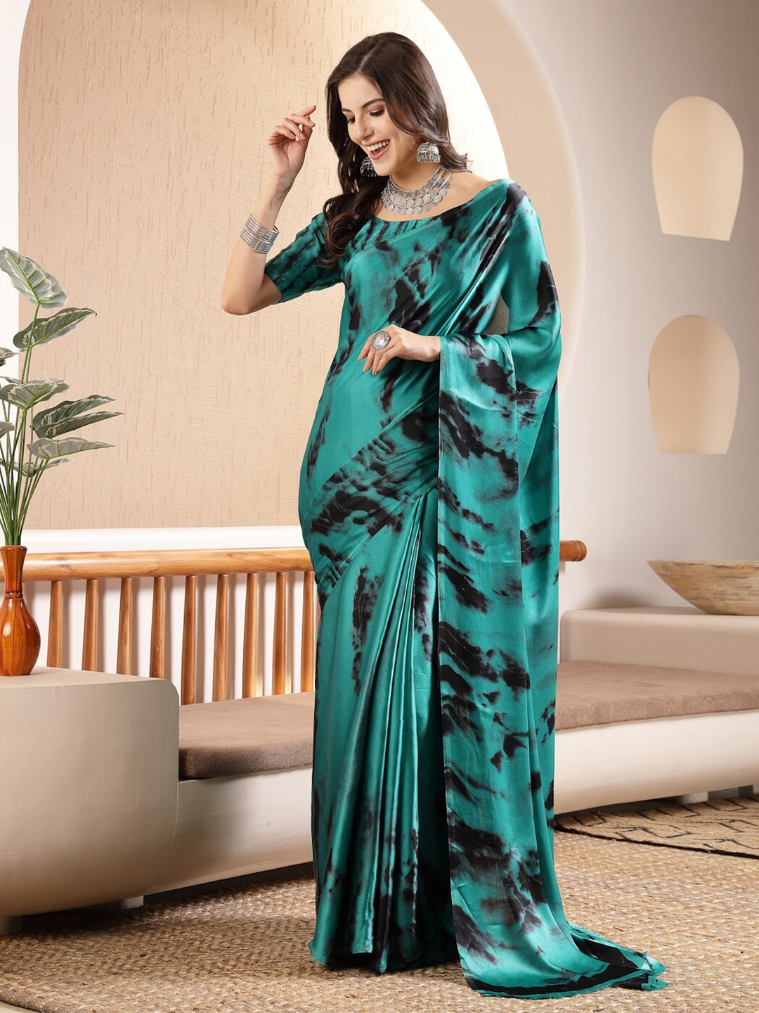 

Stylum Tie and Dye Satin Saree, Sea green