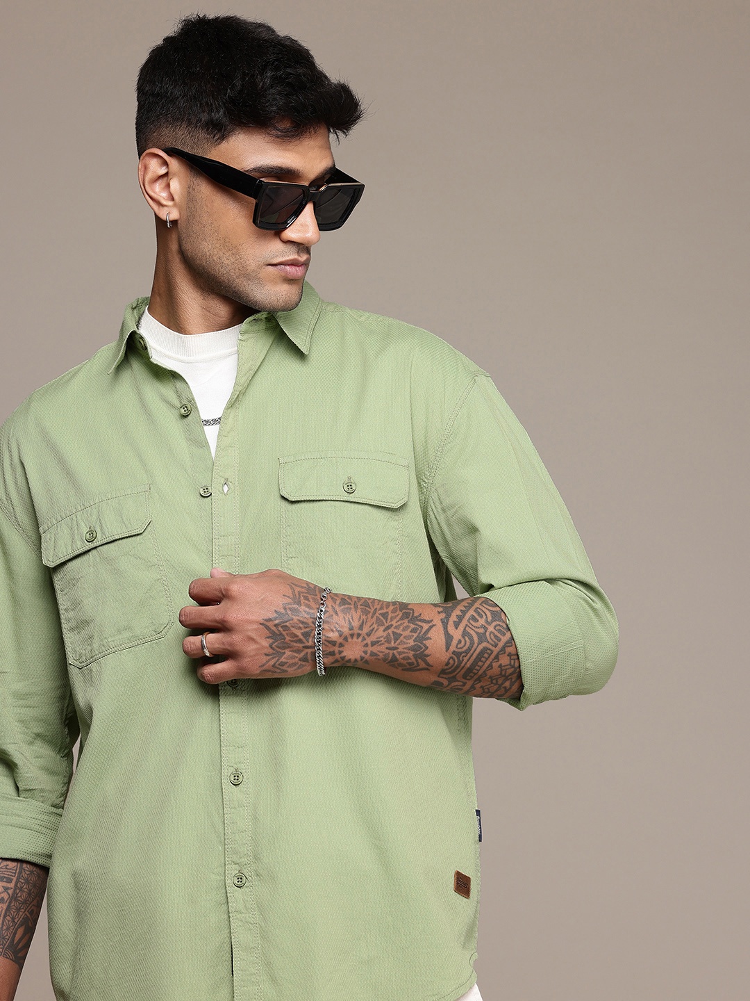 

The Roadster Lifestyle Co. Textured Relaxed Fit Casual Shirt, Green
