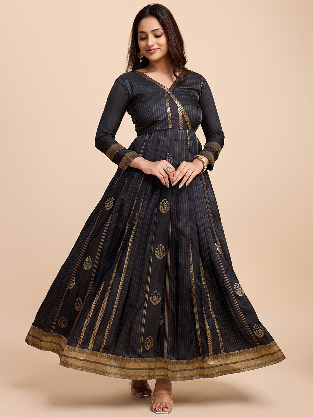 

Tasarika V-Neck Floral Printed Ethnic Dress, Black