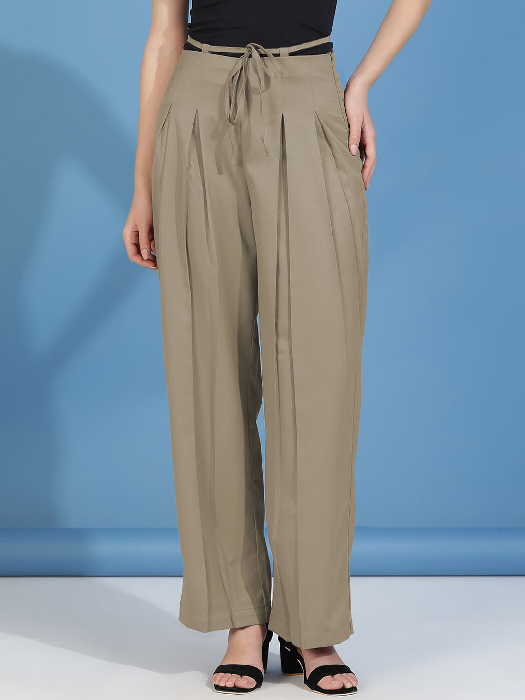 

Stylecast X Kotty Women Brown Relaxed Straight Fit High-Rise Easy Wash Pleated Trousers