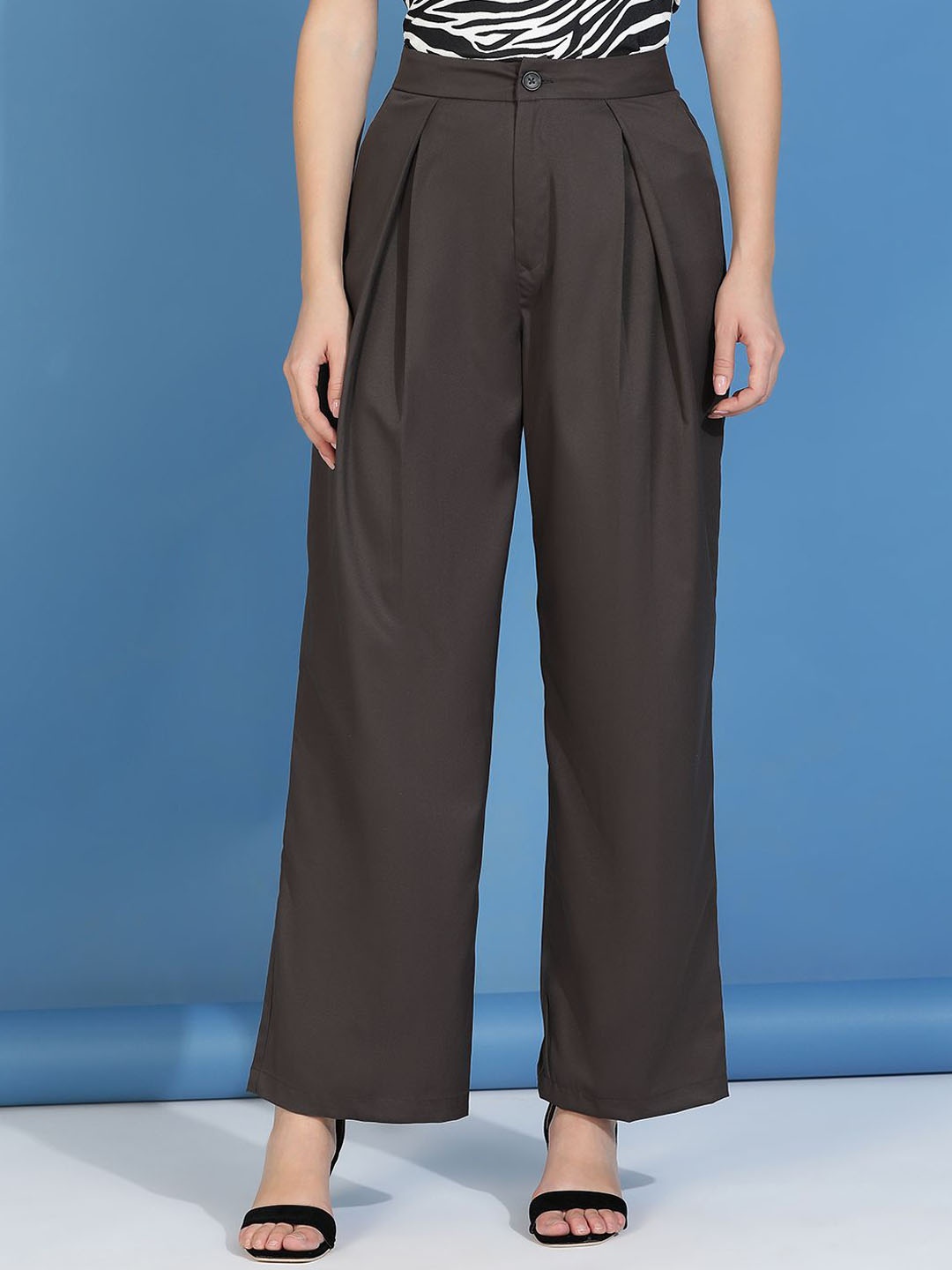 

Stylecast X Kotty Women Dark Grey Relaxed Straight Fit High-Rise Easy Wash Trousers