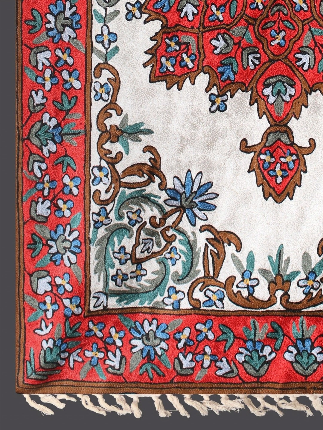 

Exotic India White Traditional Woollen Carpet