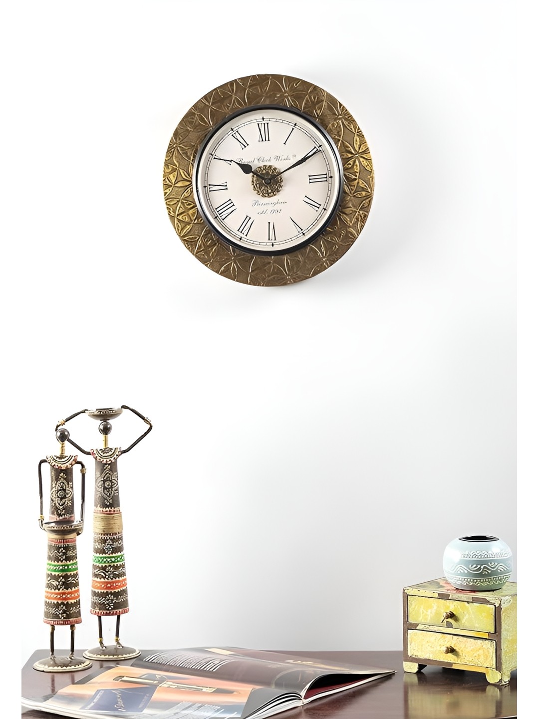 

vedas Brown Metal Round Analogue Wall Clock, Metallic