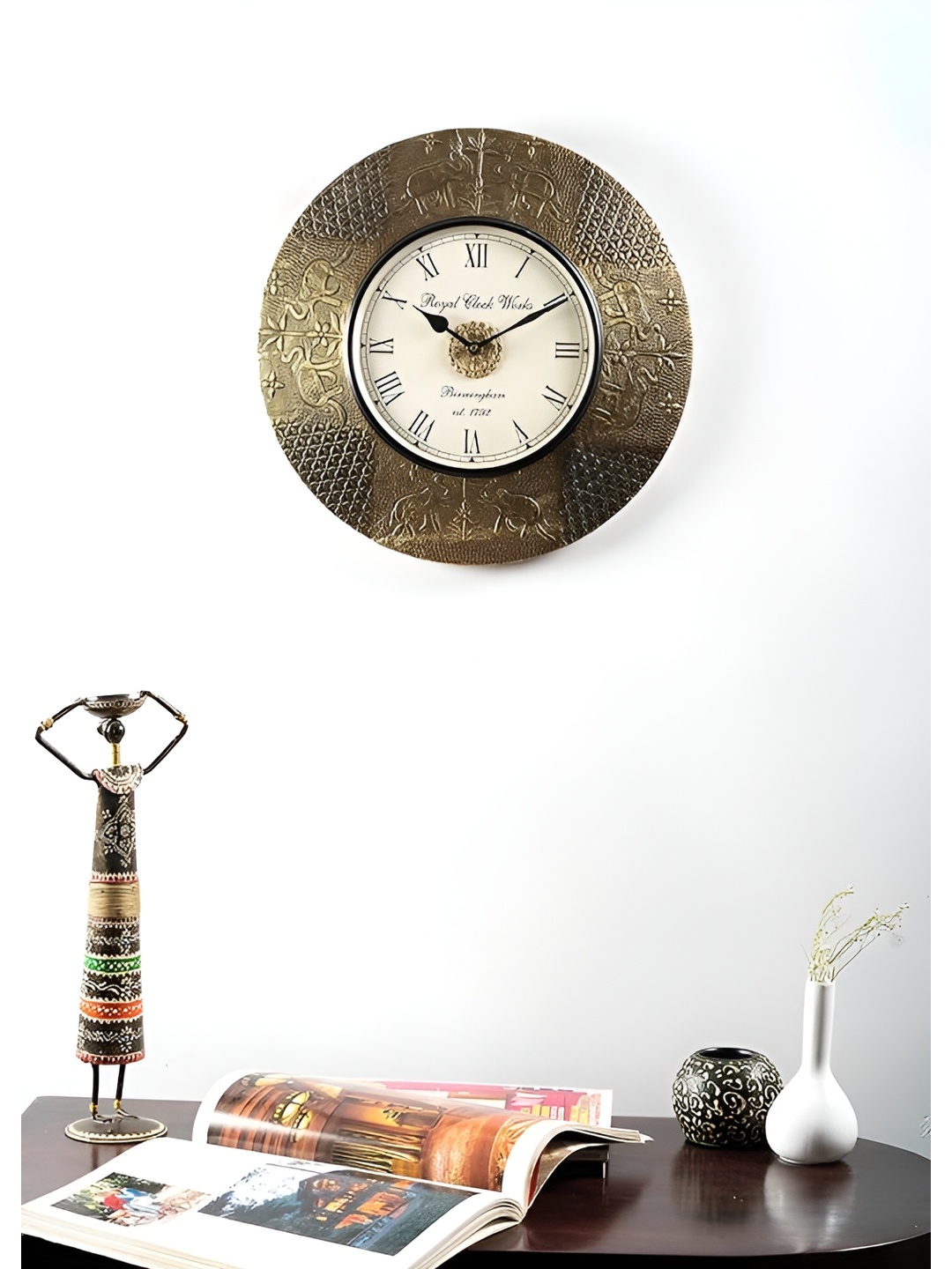 

vedas Gold & White Textured Round Analogue Wall Clock