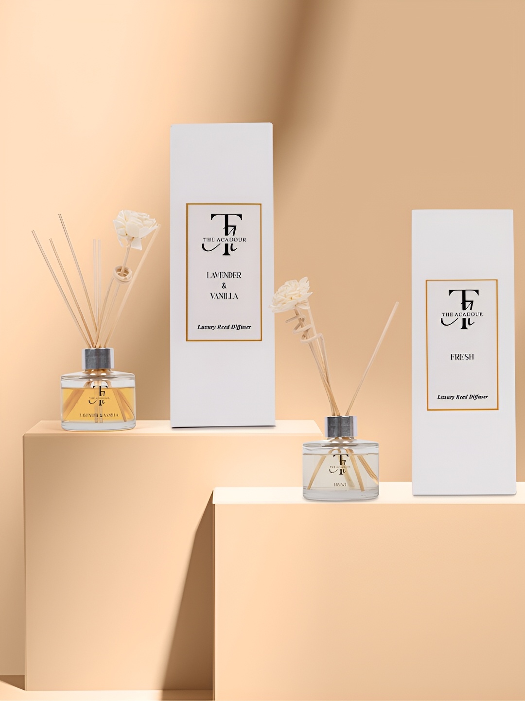 

THE ACADOUR Set of 2 Reed Diffuser Lavender & vanilla & Fresh 100ml, White