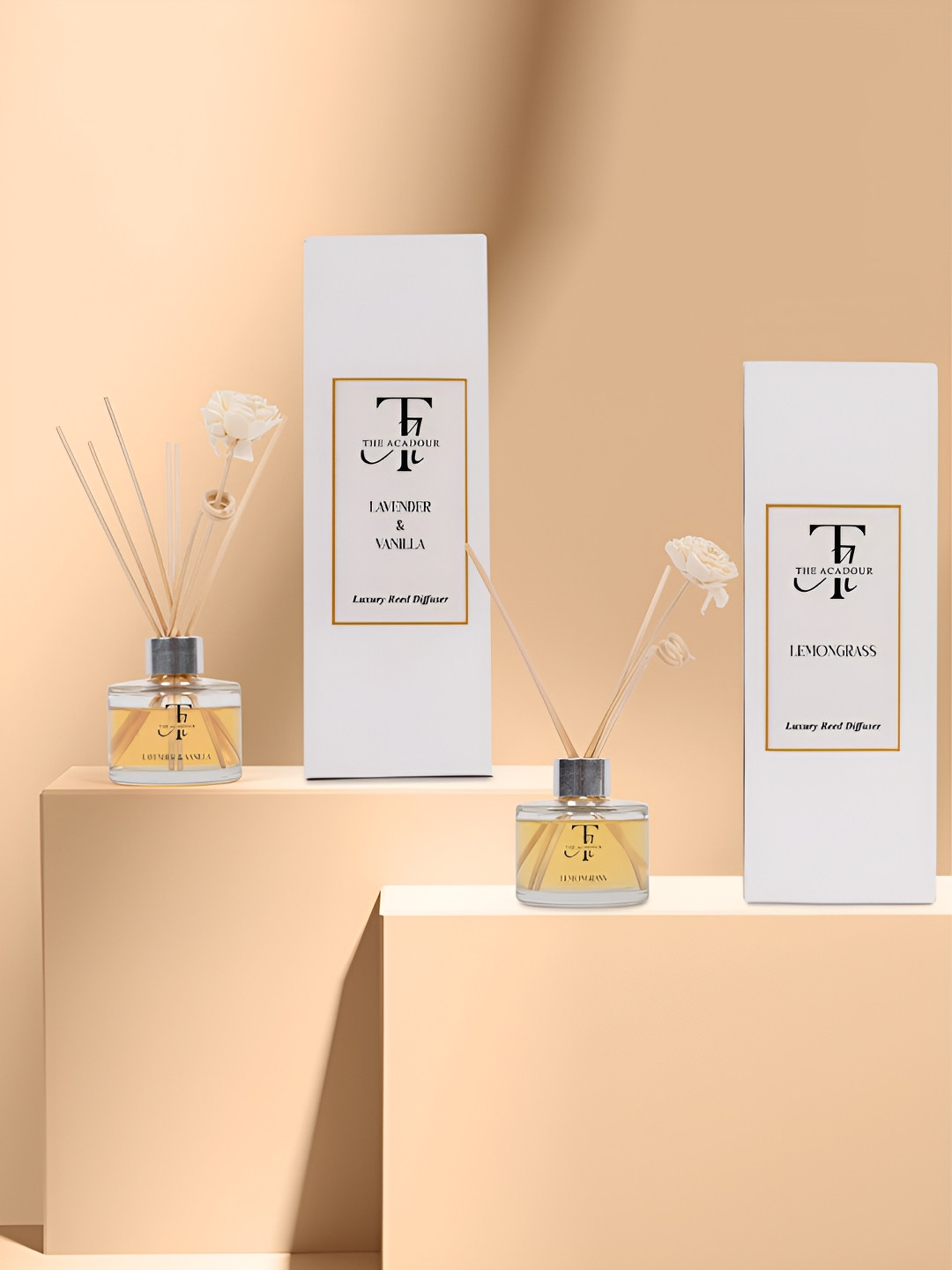 

THE ACADOUR Set of 2 Reed Diffuser Lavender & Vanilla & Lemongrass 100 ml, White