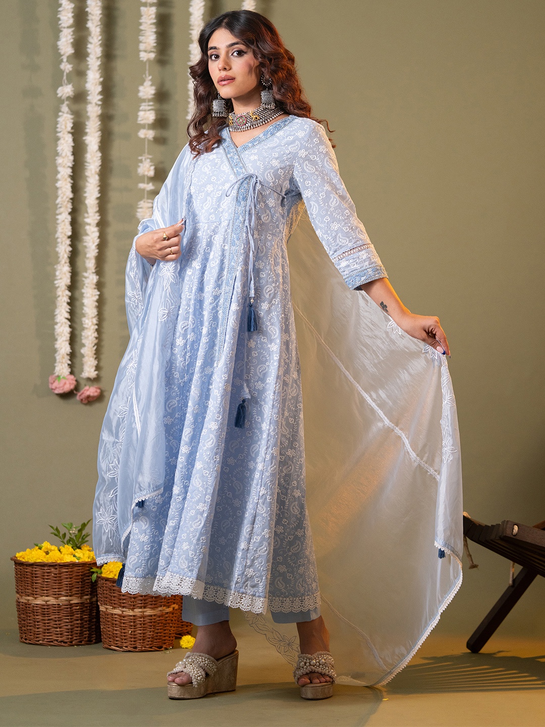 

HEEPOSH Women Floral Embroidered Angrakha Thread Work Pure Cotton Kurta Set, Blue
