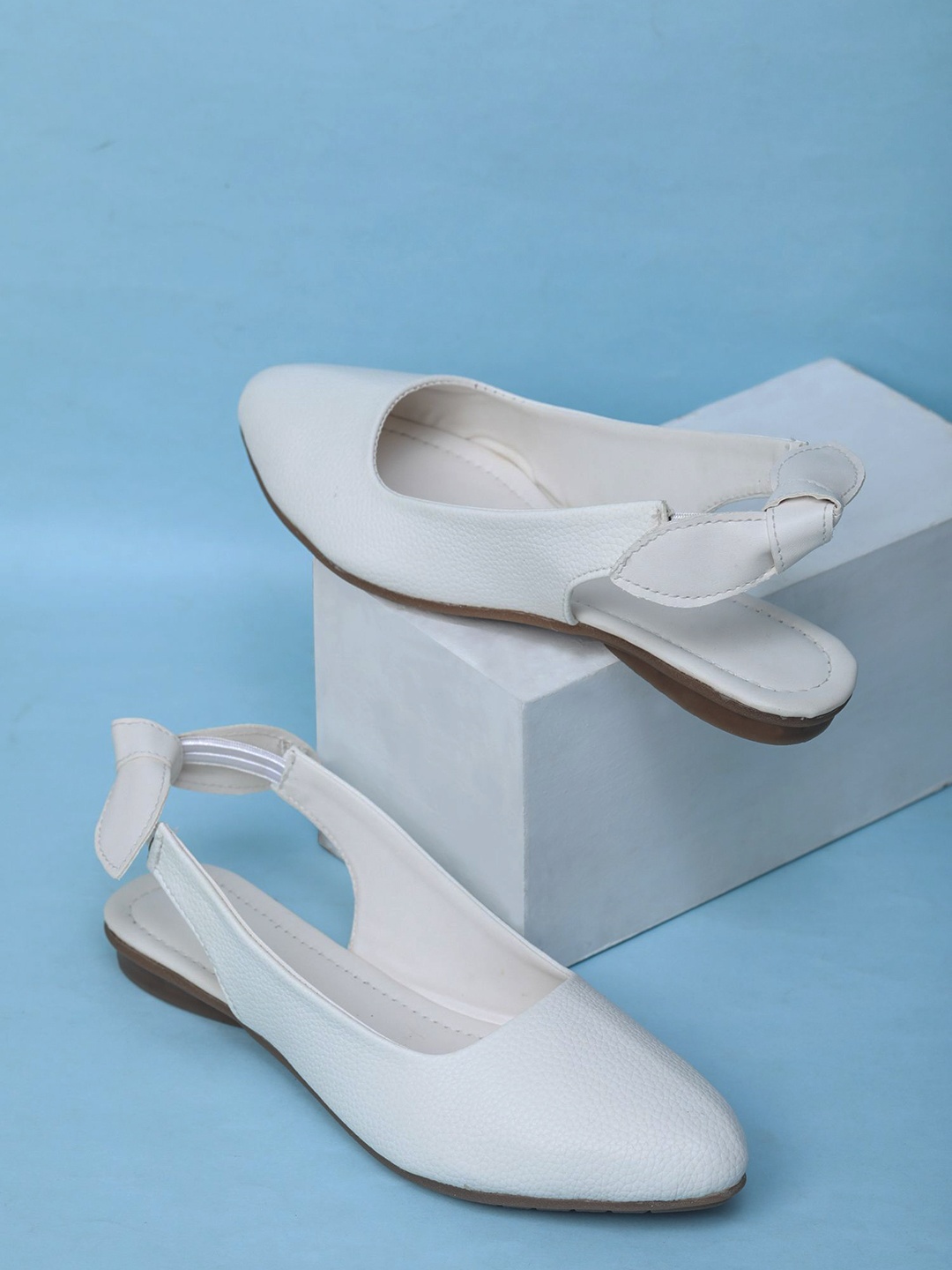 

Moonwalk Women Ballerinas with Bows Flats, White