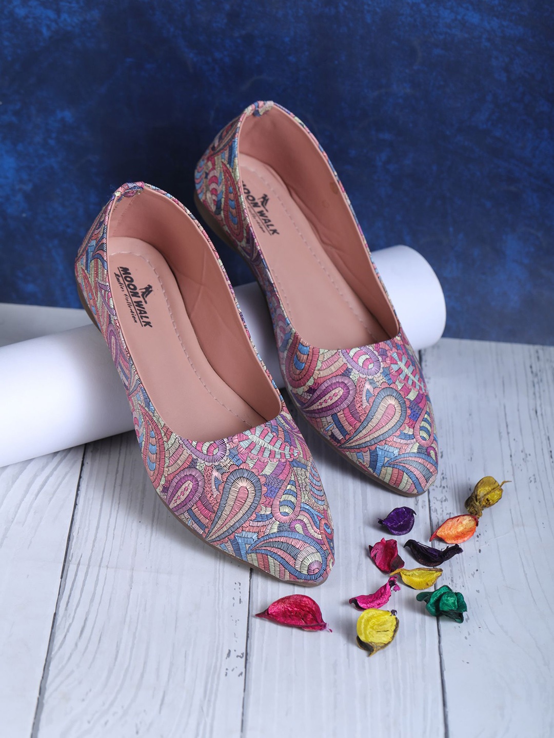 

Moonwalk Women Printed Ballerinas with Bows Flats, Pink