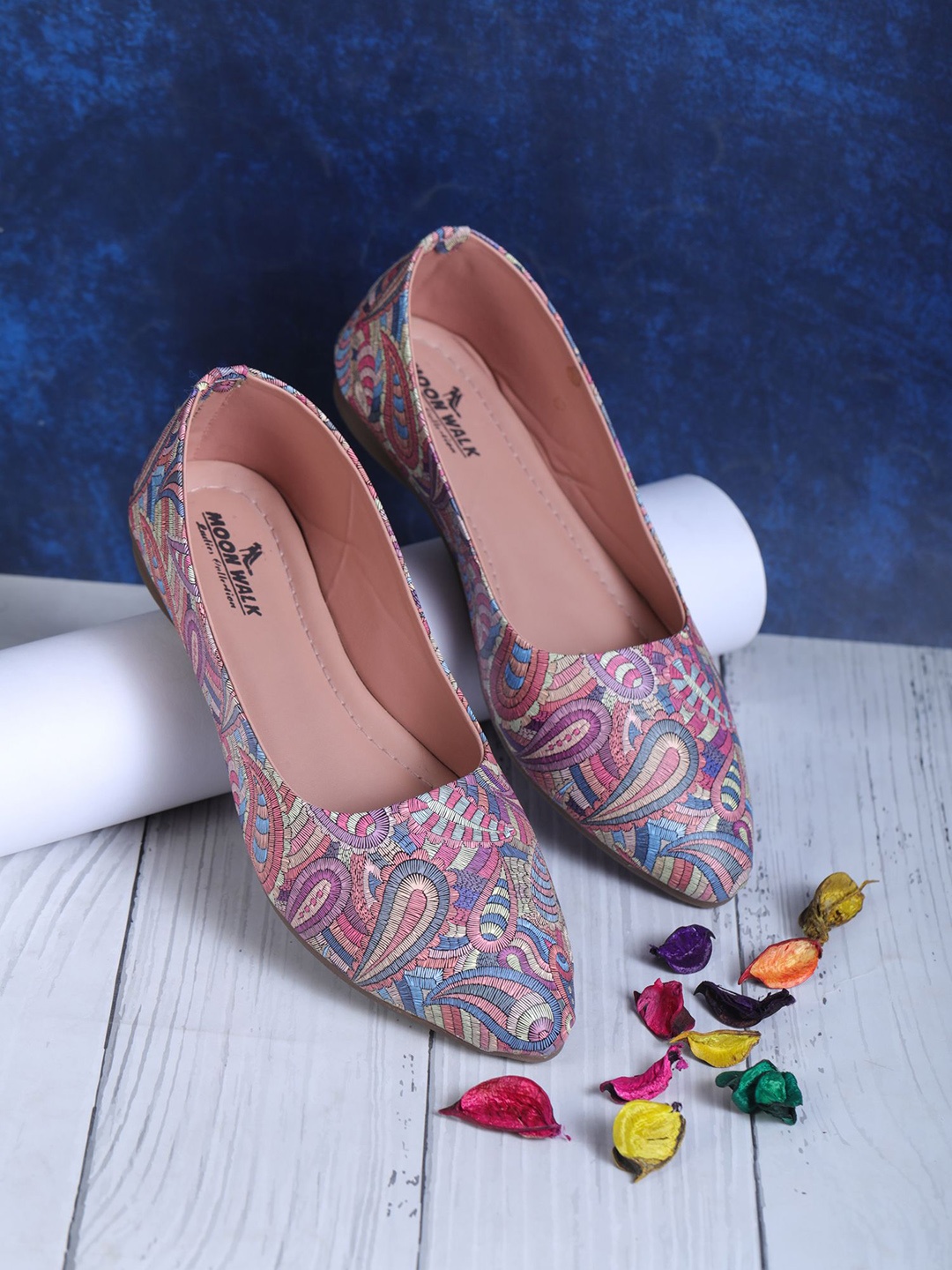 

Moonwalk Women Printed Ballerinas with Bows Flats, Pink