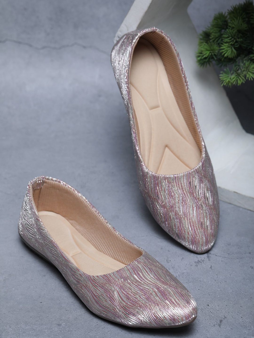 

Moonwalk Women Printed Ballerinas Flats, Pink