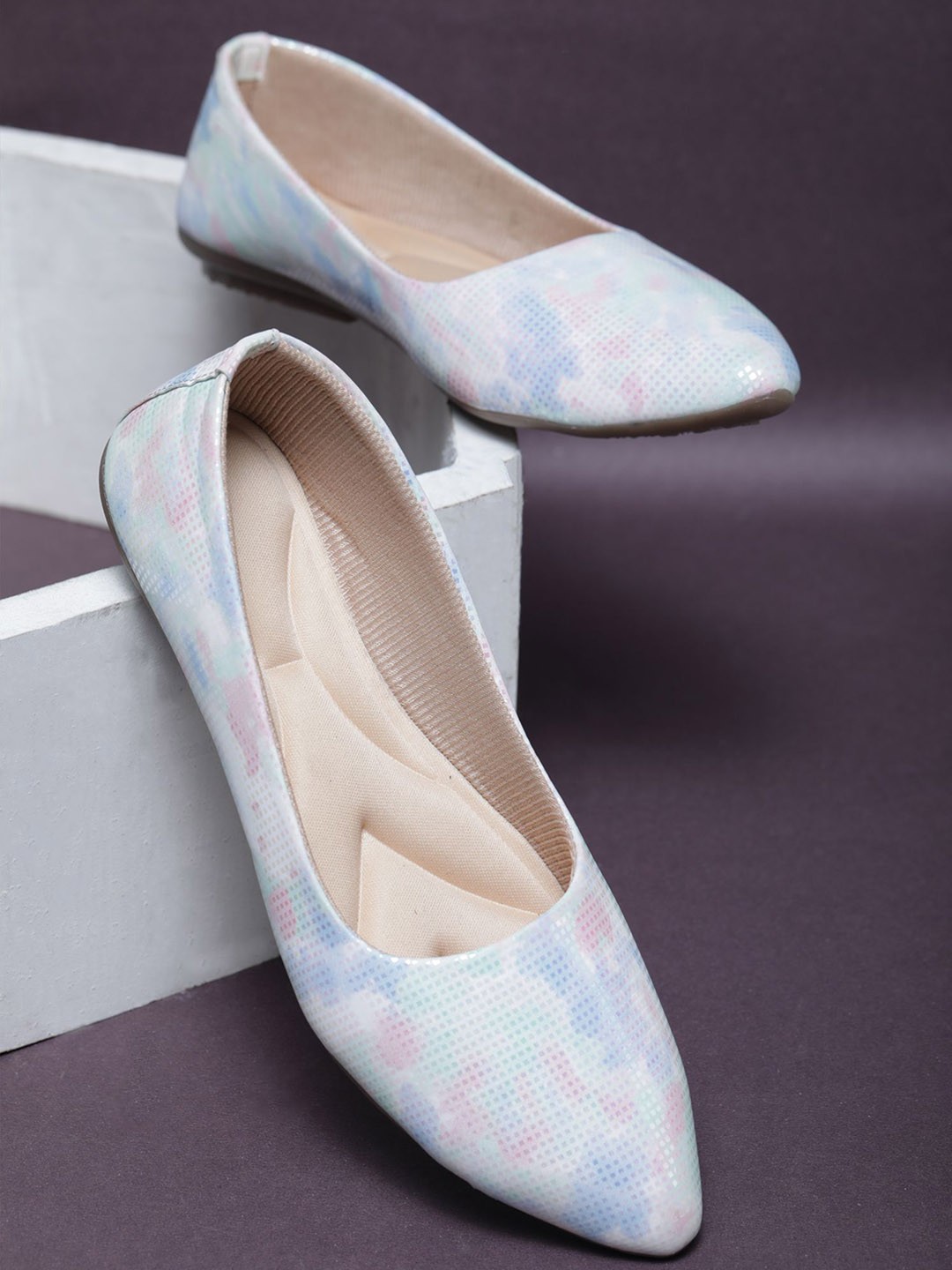 

Moonwalk Women Printed Ballerinas Flats, White