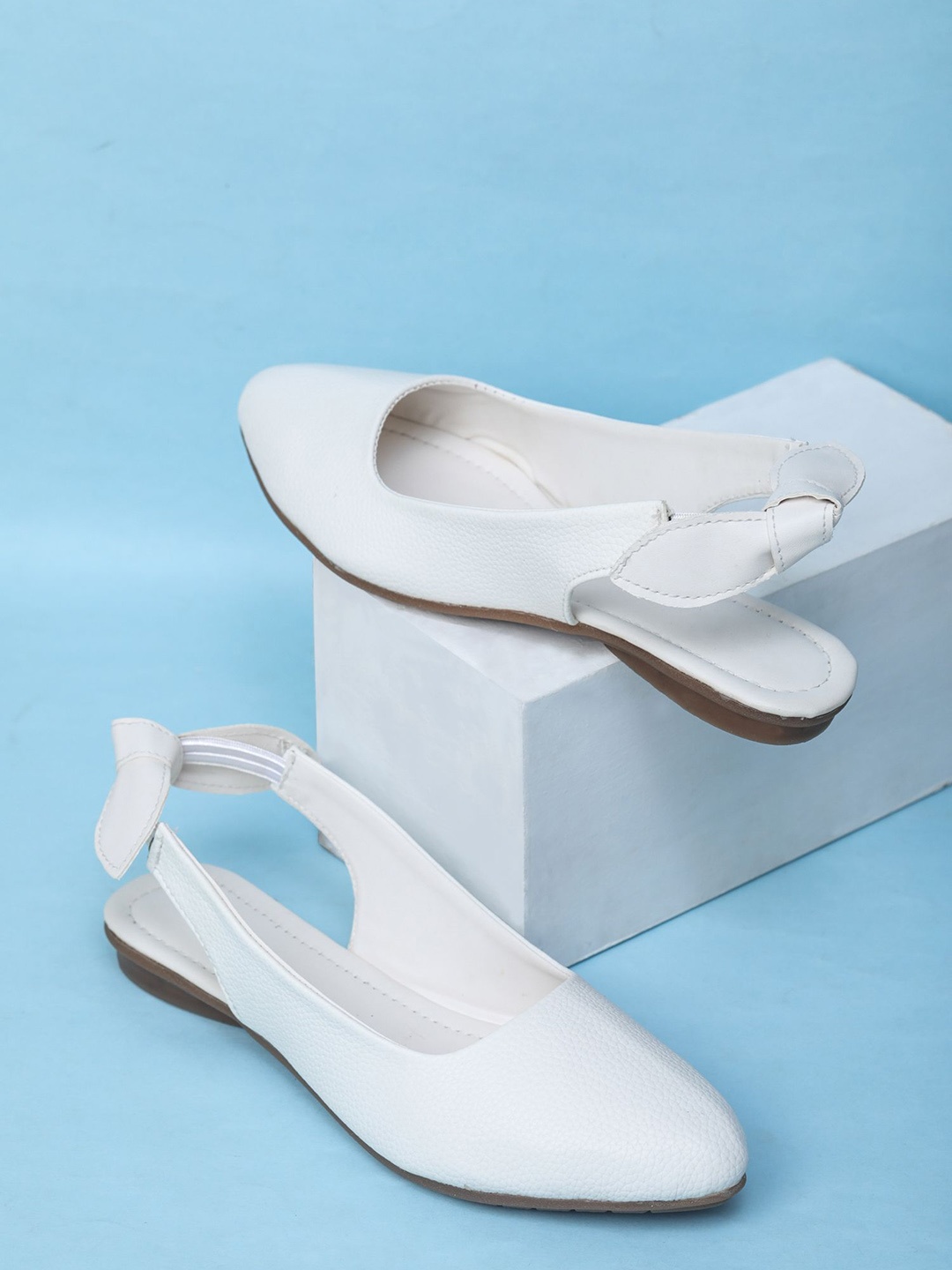 

Moonwalk Women Ballerinas with Bows Flats, White