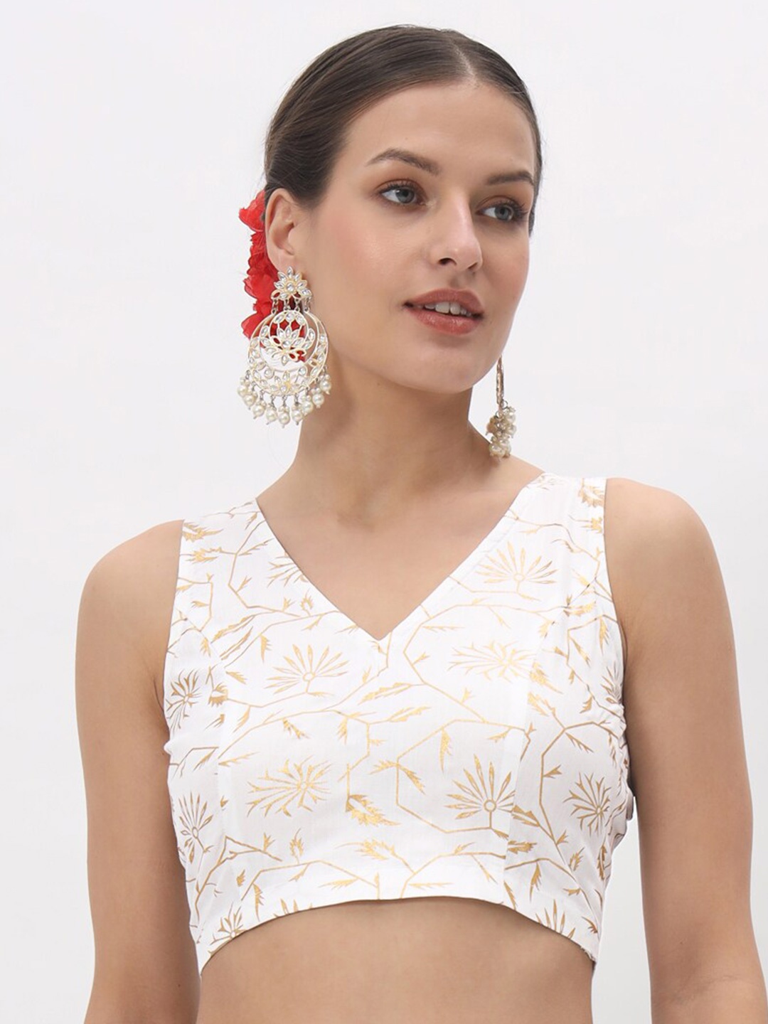 

studio rasa Floral Printed V-Neck Crop Top, White
