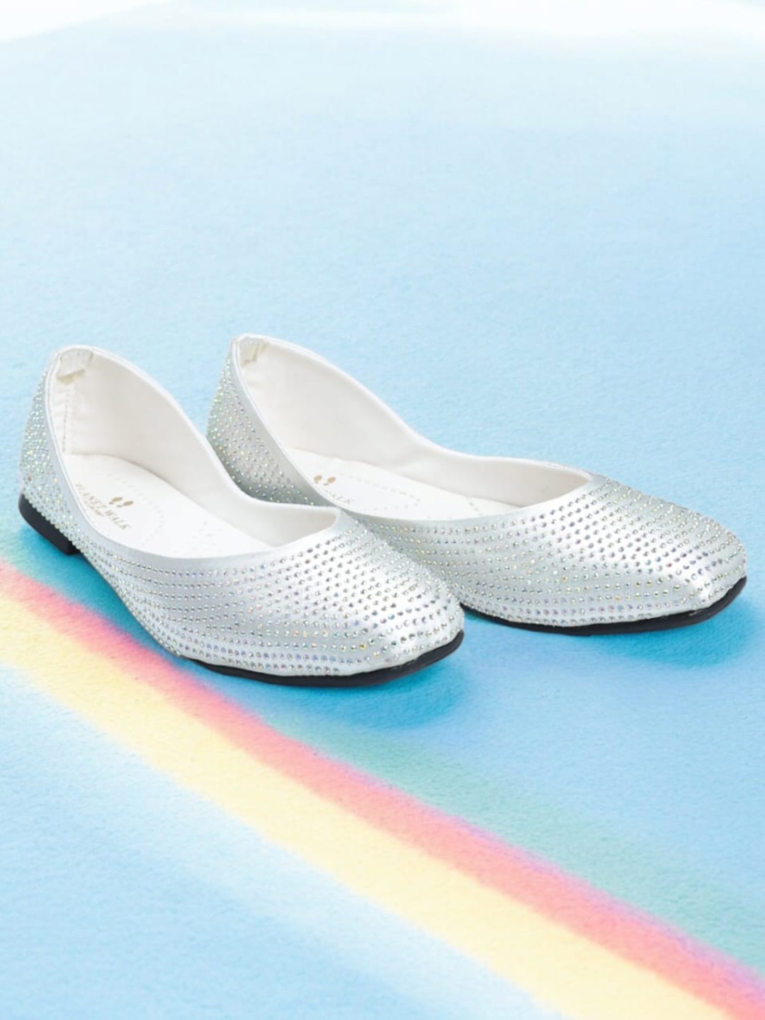 

PLANET WALK Women Round Toe Ballerinas Flats, White