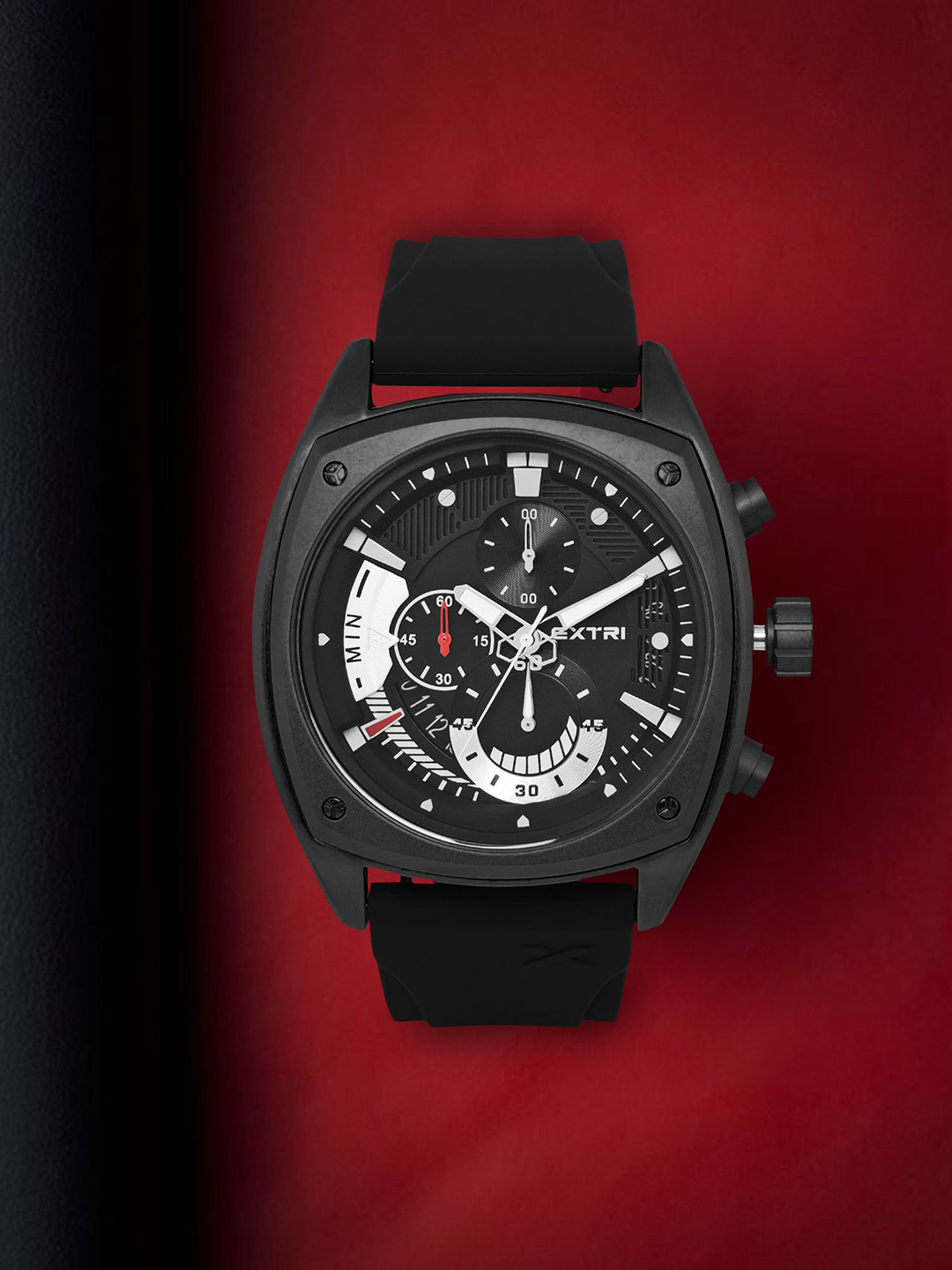 

EXTRI Men Patterned Dial & Straps Analogue Chronograph Automatic Watch X6056-E, Black