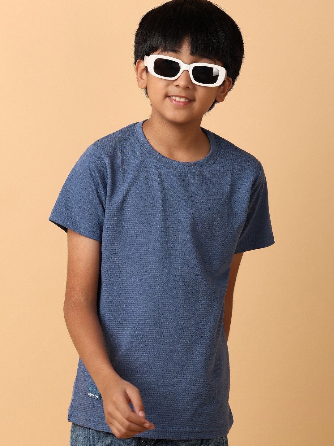 

V-Mart Boys Self Design Round Neck knitted T-shirt, Blue