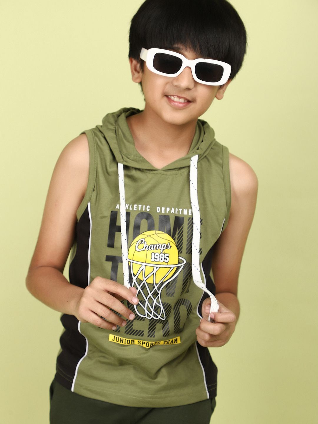 

V-Mart Boys Printed Sports Hooded T-shirt, Green