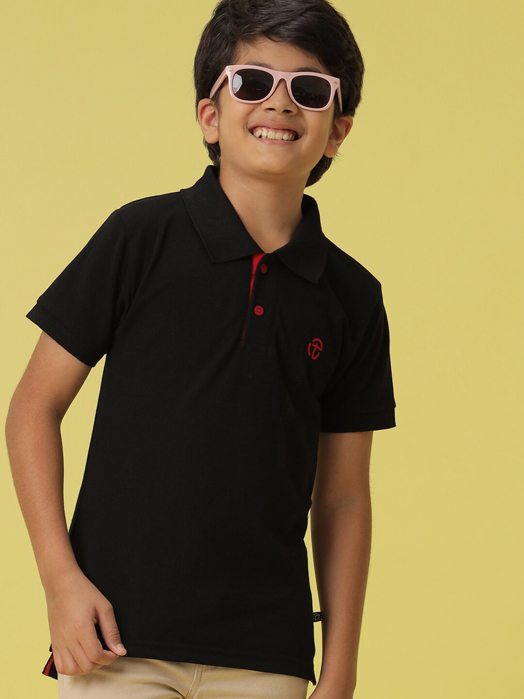 

V-Mart Boys Solid Polo Collar T-shirt, Black