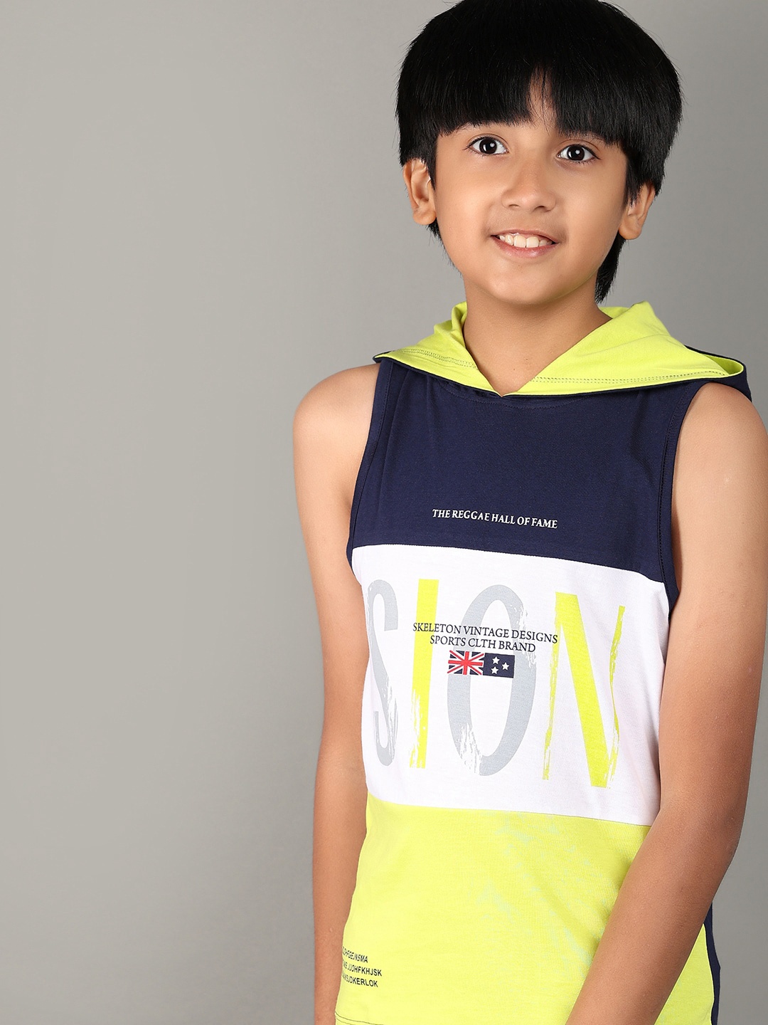 

V-Mart Boys Colourblocked Hooded Neck T-shirt, Blue