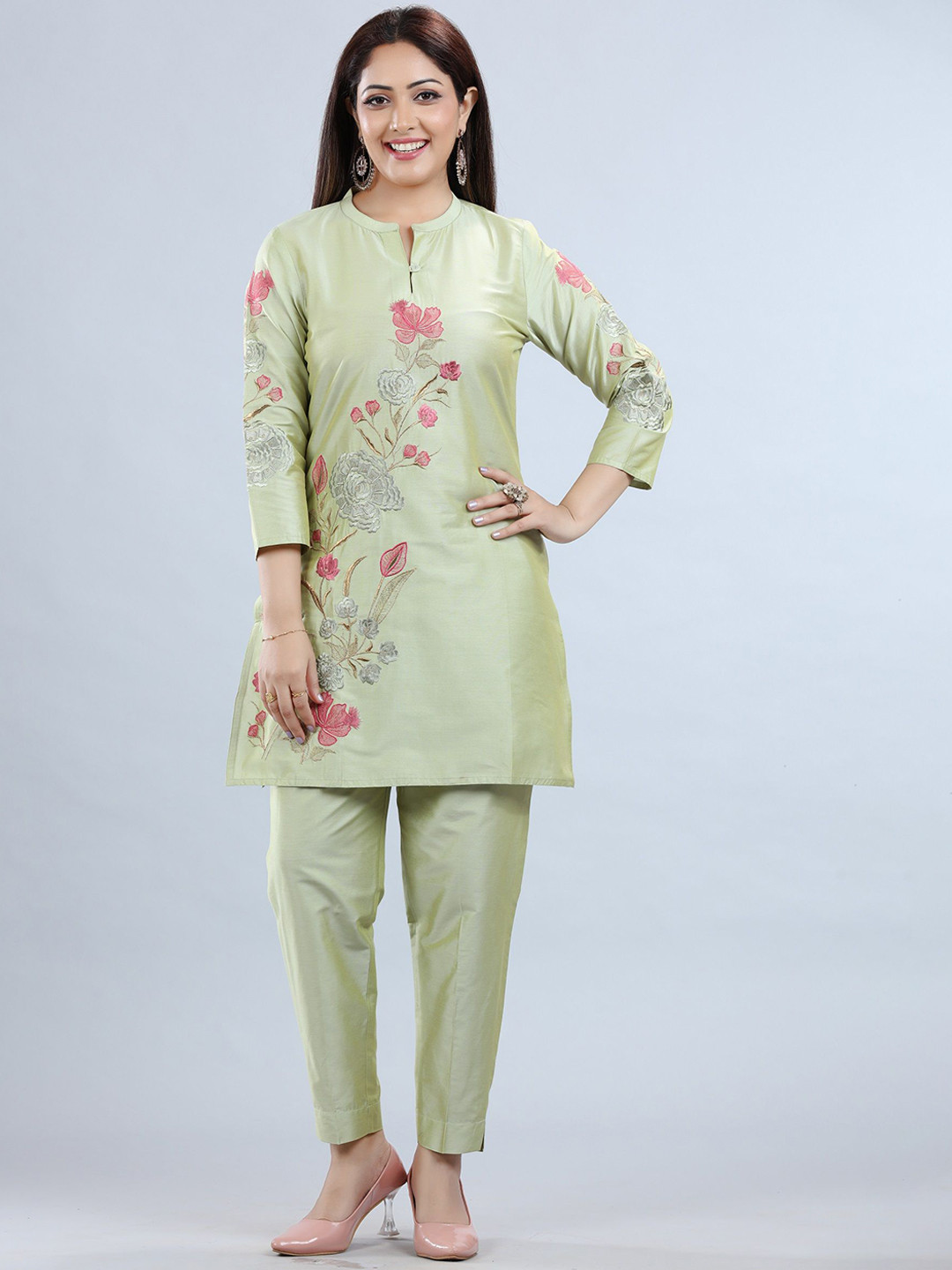 

COTTON CULTURE Women Floral Embroidered Regular Kurta with Trousers, Green