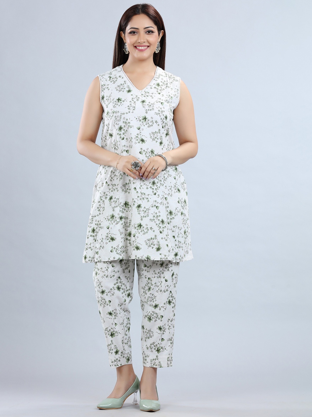 

COTTON CULTURE Women Floral Printed Regular Pure Cotton Kurta with Trousers, Off white