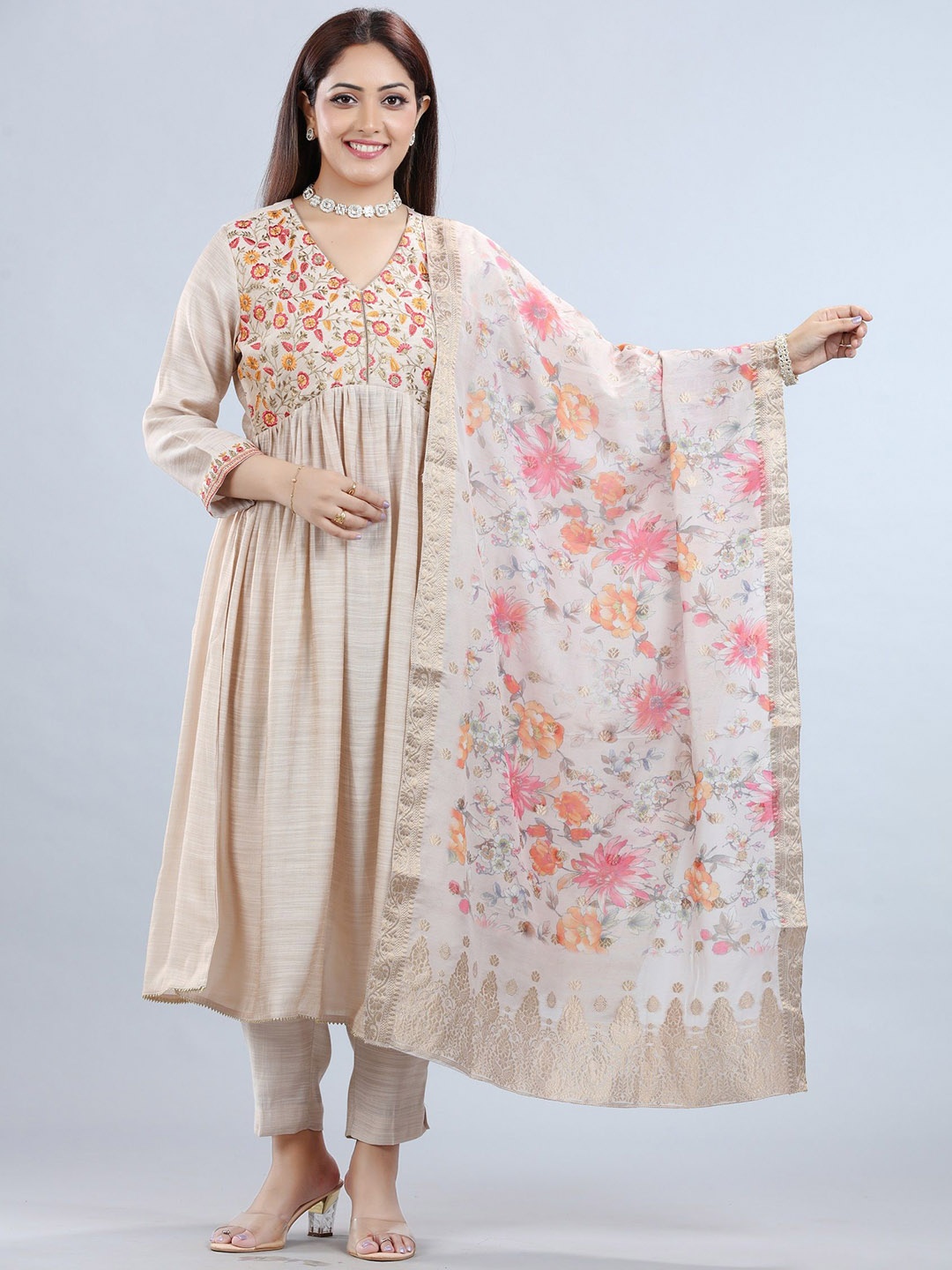 

COTTON CULTURE Women Floral Yoke Design Regular Thread Work Kurta with Trousers & With Dupatta, Cream