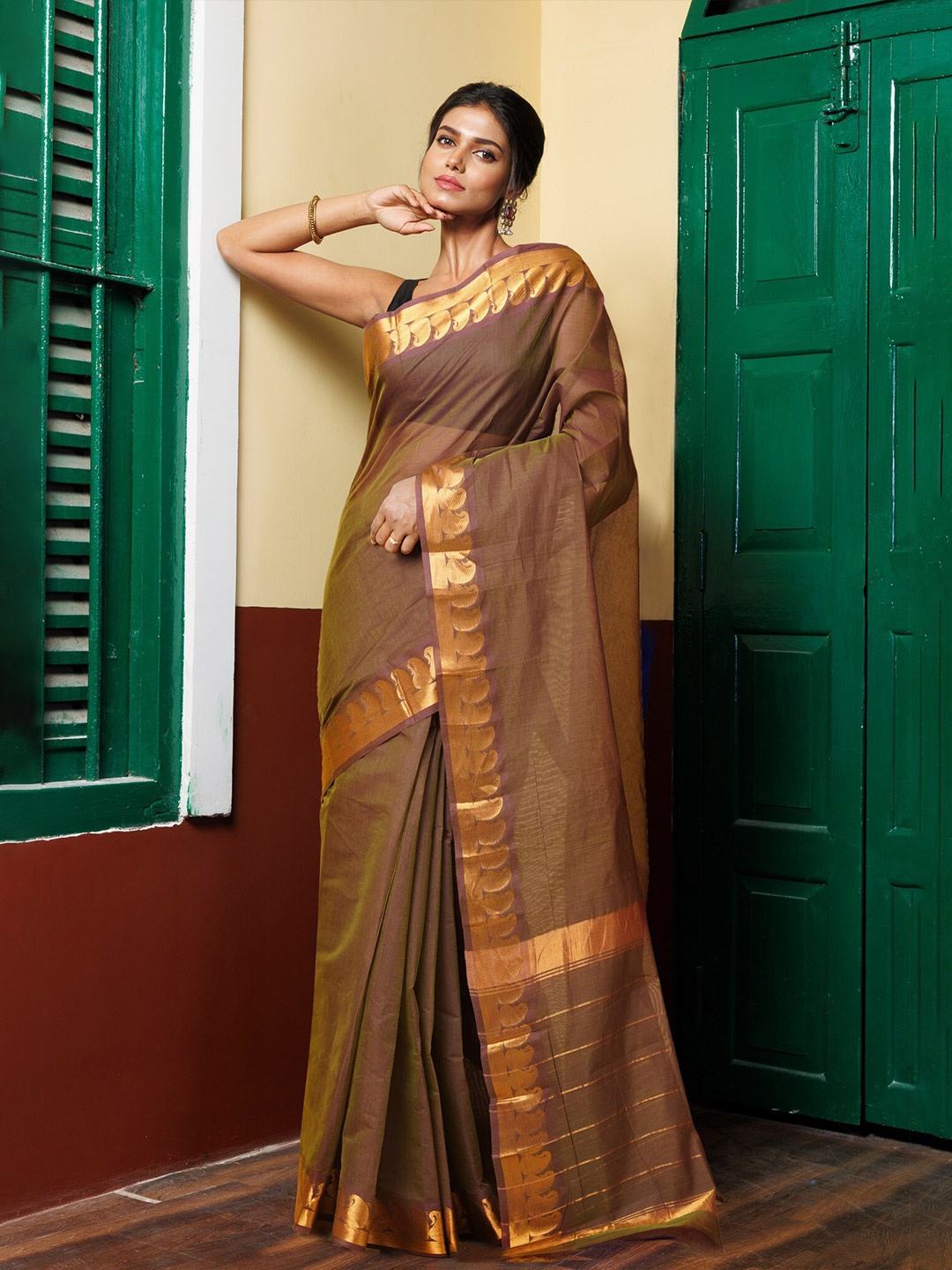 

Unnati Silks Zari Pure Cotton Handloom Gadwal Saree, Green