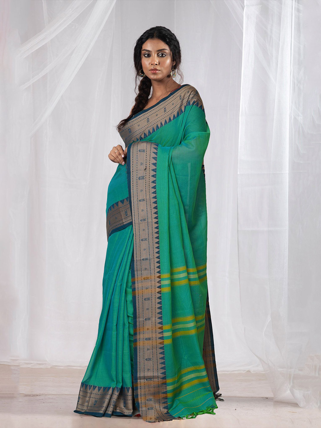 

Unnati Silks Pure Cotton Handloom Narayan Peth Saree, Green