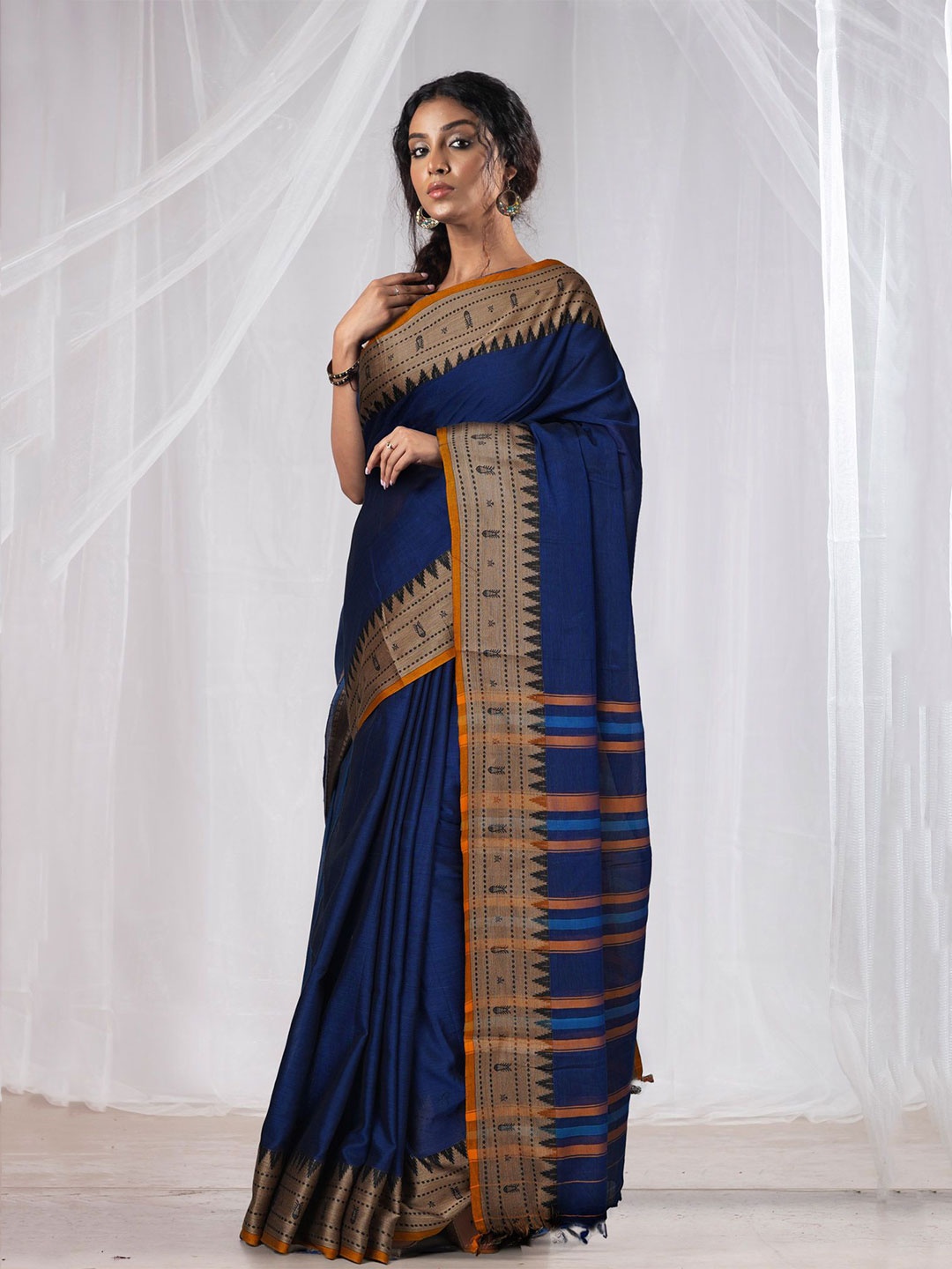 

Unnati Silks Woven Design Pure Cotton Handloom Narayan Peth Saree, Blue