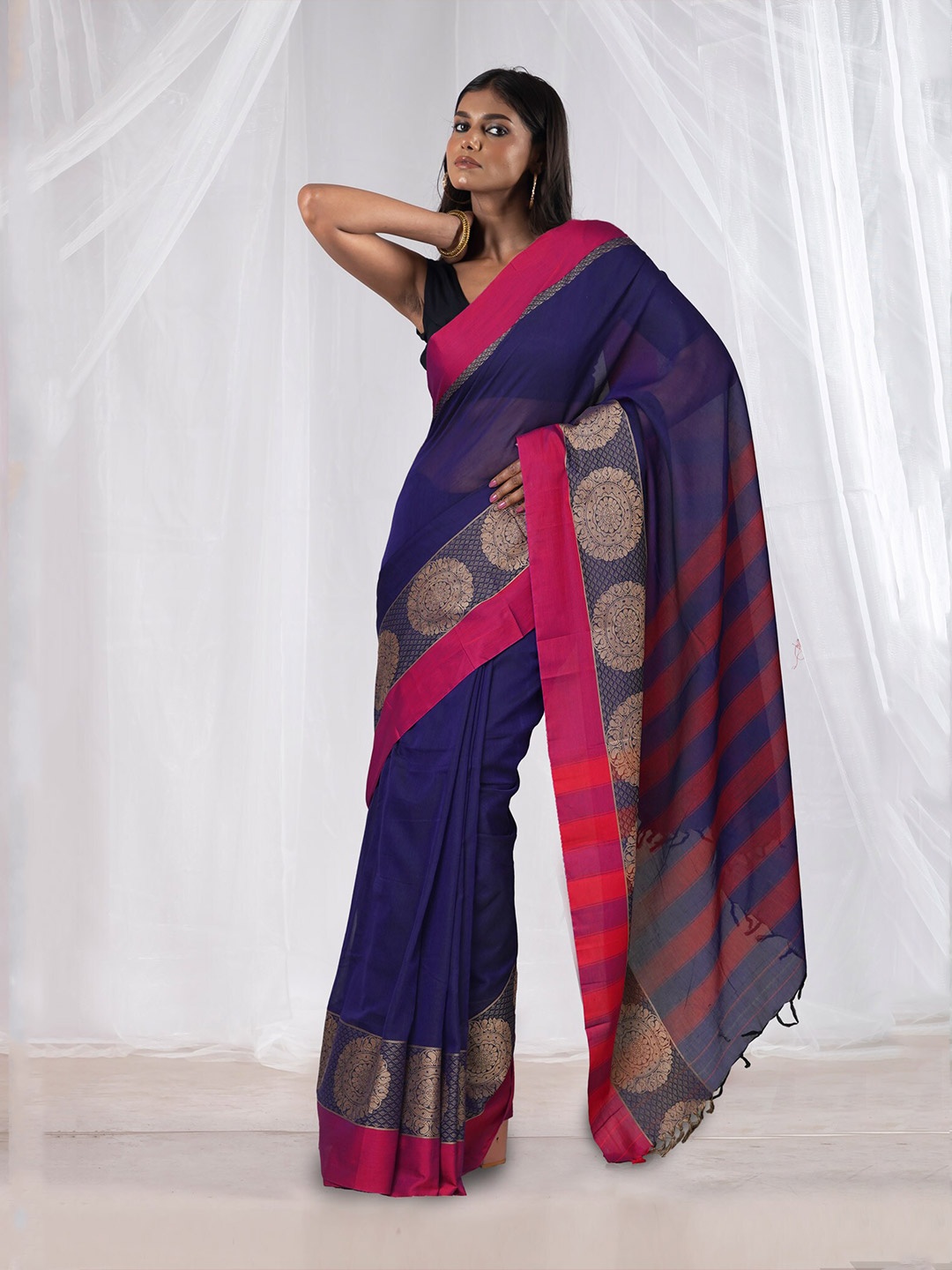 

Unnati Silks Zari Pure Cotton Handloom Narayan Peth Saree, Blue