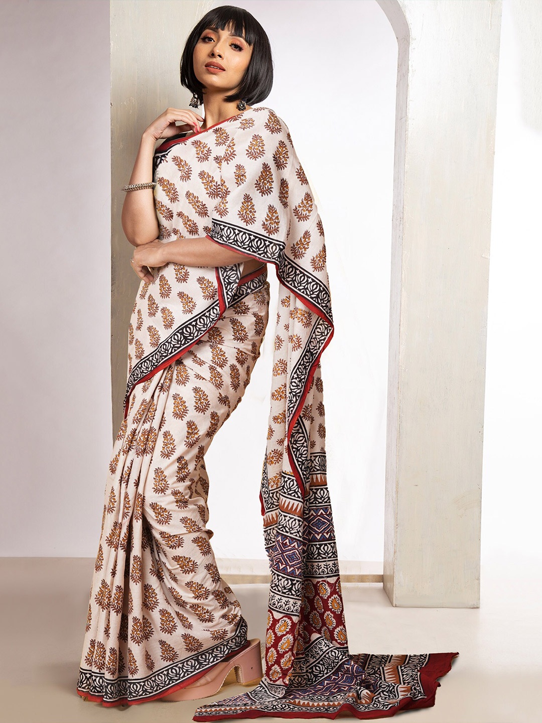 

Unnati Silks Ethnic Motifs Pure Cotton Handloom Bagru Saree, Cream
