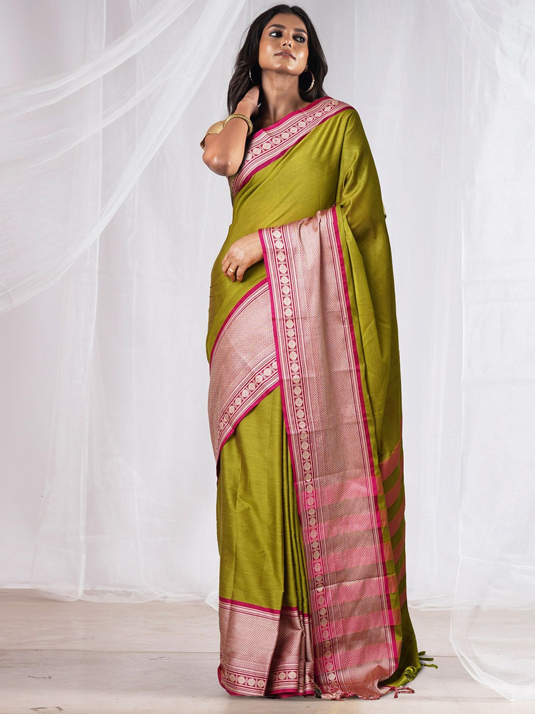 

Unnati Silks Zari Pure Cotton Handloom Narayan Peth Saree, Green