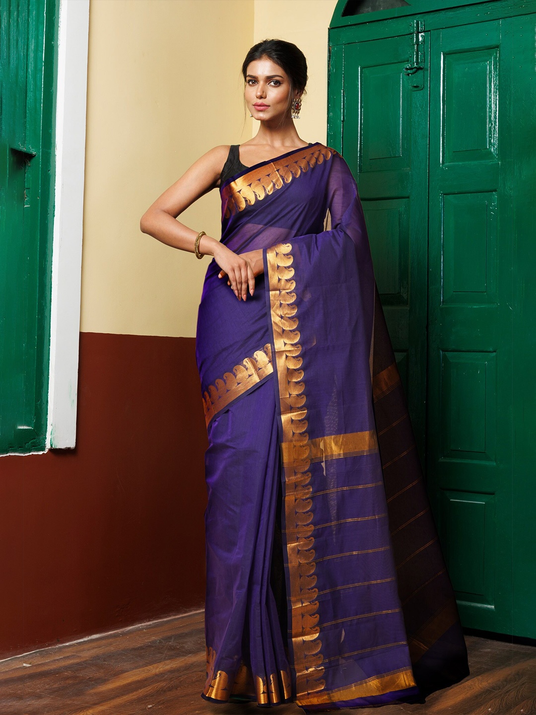 

Unnati Silks Zari Pure Cotton Handloom Gadwal Saree, Blue