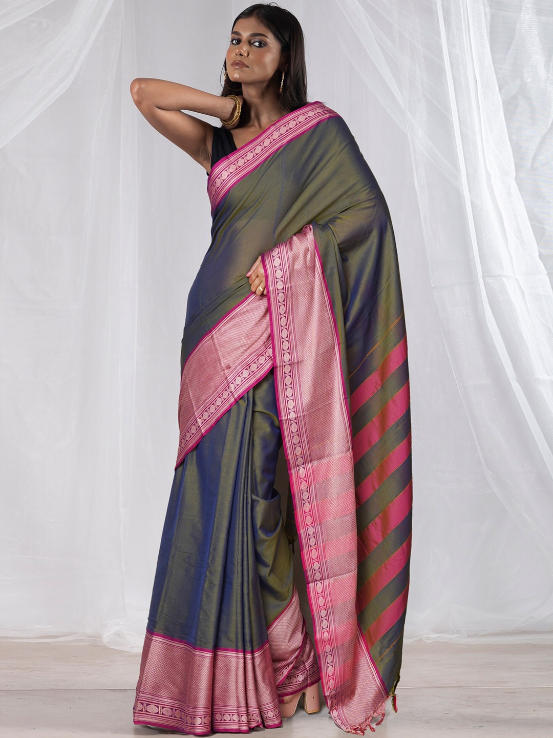 

Unnati Silks Zari Pure Cotton Handloom Narayan Peth Saree, Green