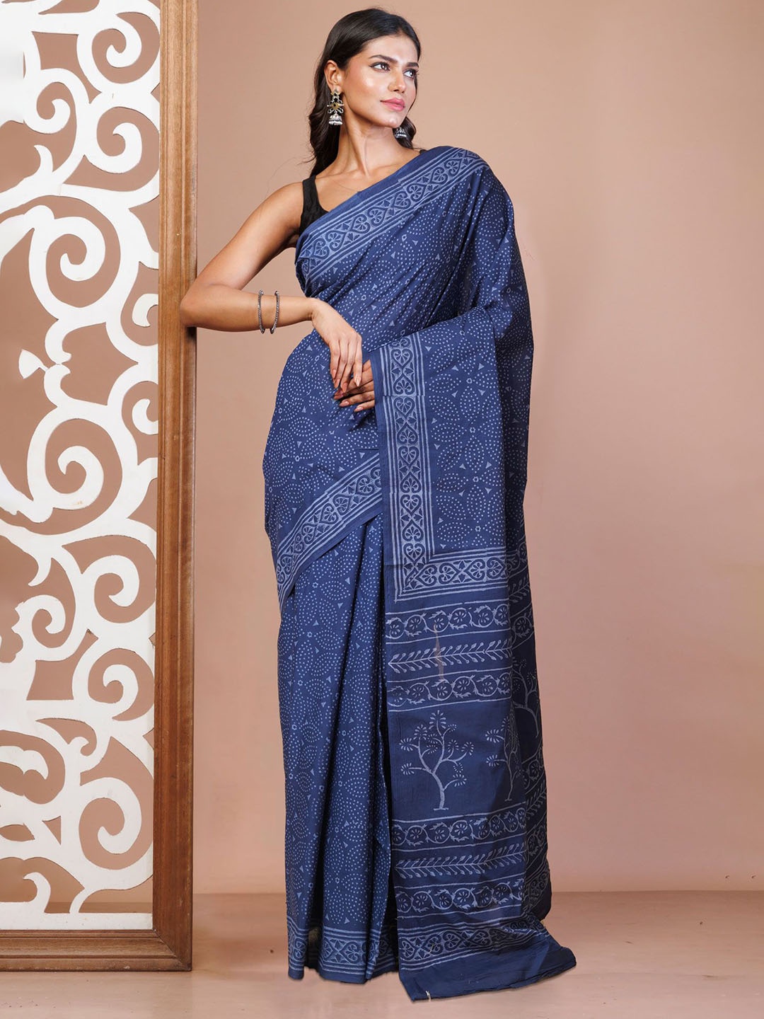 

Unnati Silks Ethnic Motifs Block Print Pure Cotton Handloom Saree, Navy blue