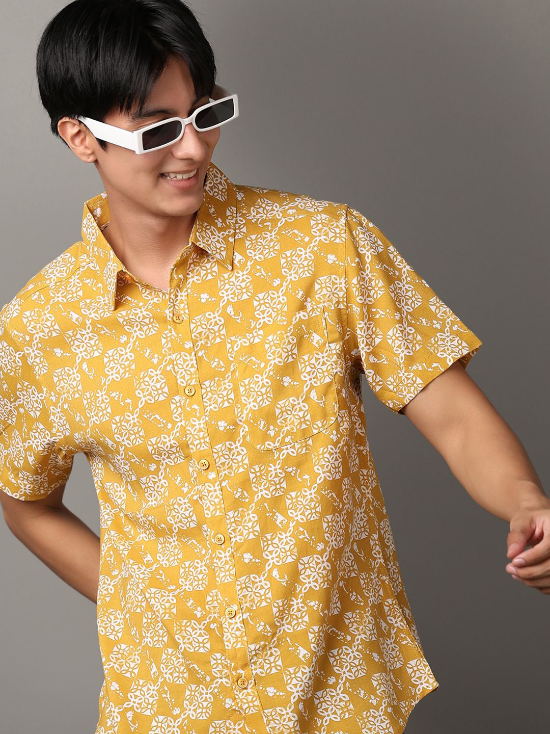 

V-Mart Slim Fit Floral Printed Casual Shirt, Yellow
