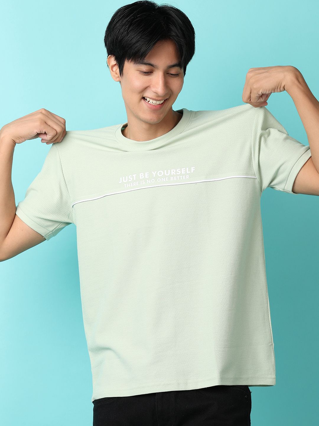 

V-Mart Typography Printed T-shirt, Green