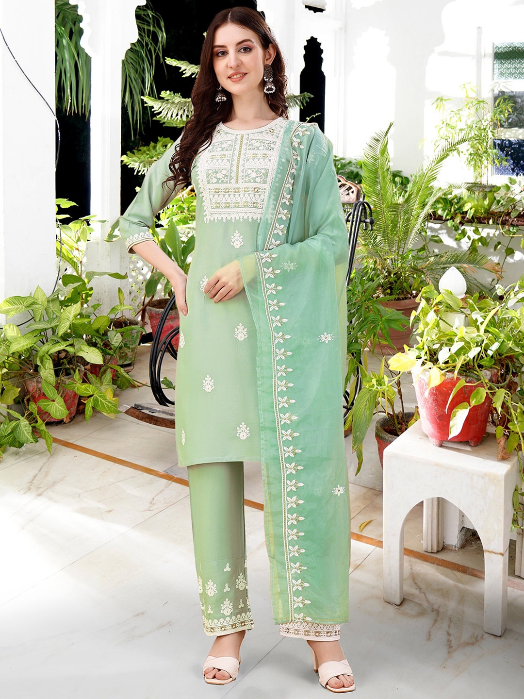 

WORIVOC Women Embroidered Regular Thread Work Kurta with Trousers & With Dupatta, Green