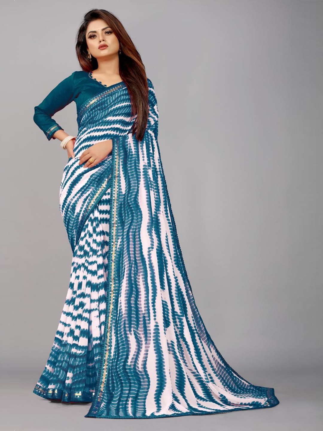 

SM TRENDZ Shibori Printed Saree, Teal