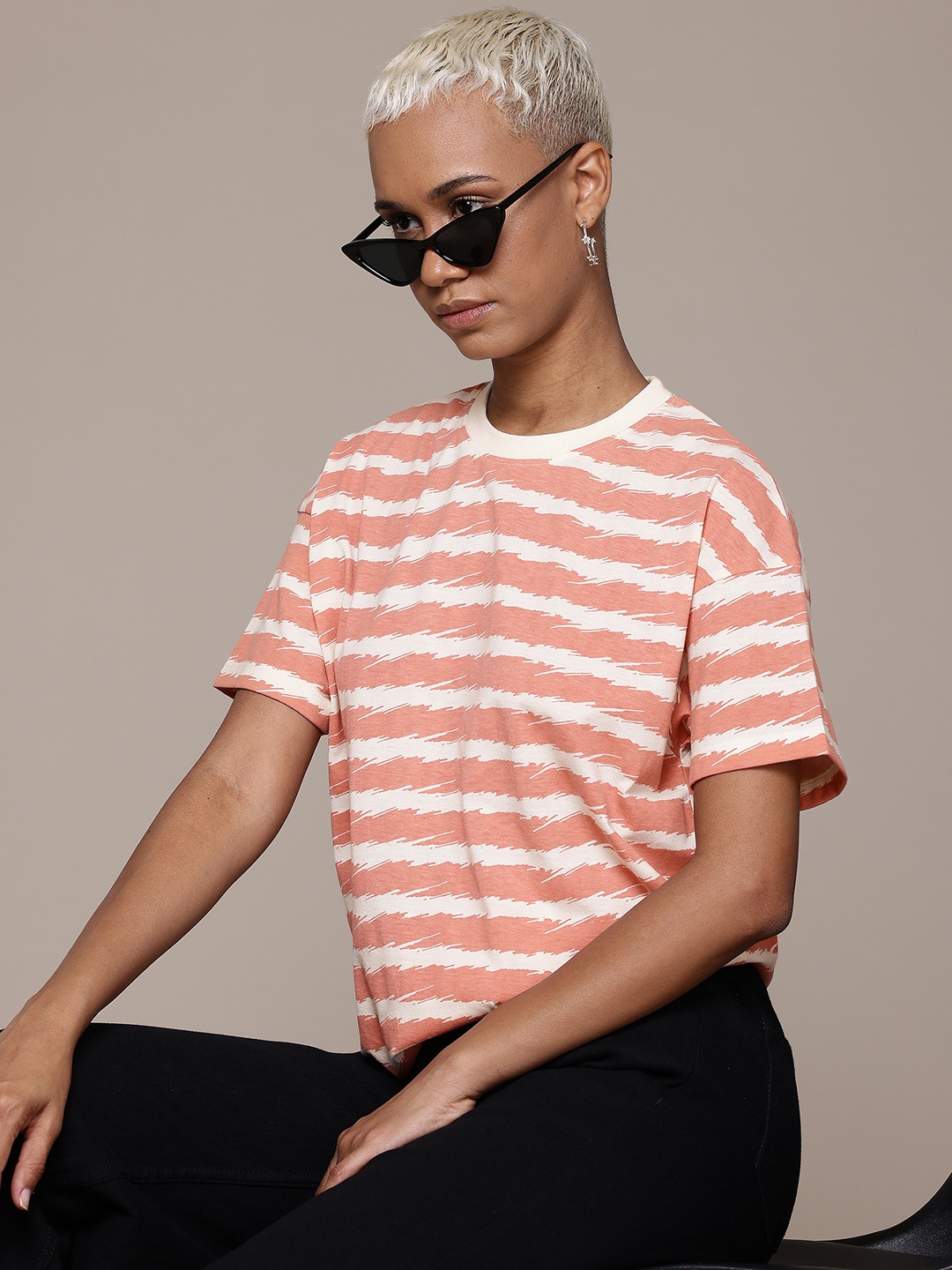 

Roadster Striped Drop-Shoulder Sleeves Boxy T-shirt, Off white