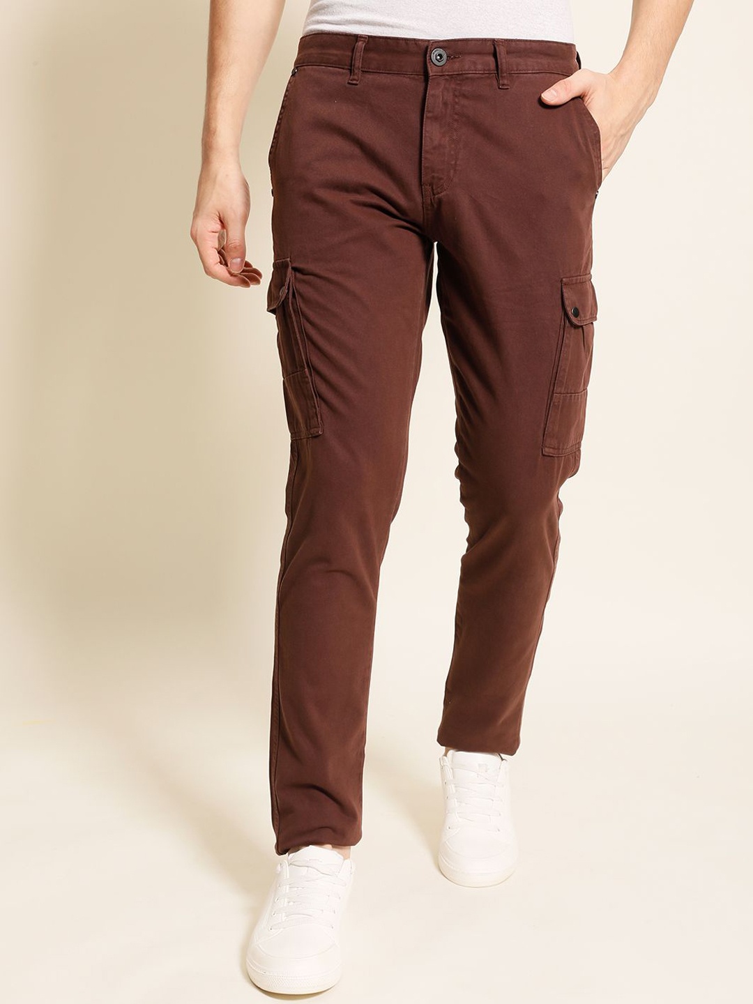 

The Roadster Lifestyle Co Men Pure Cotton Cargo Trouser, Brown