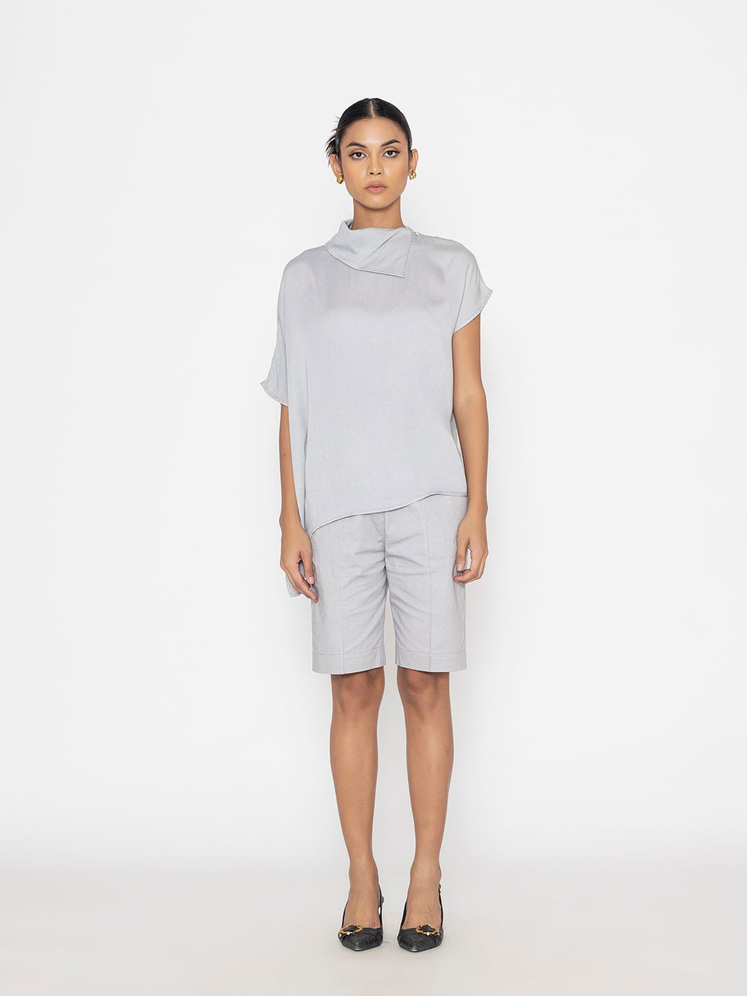 

Contemponari Solid Extended Sleeves High-Low Top, Grey