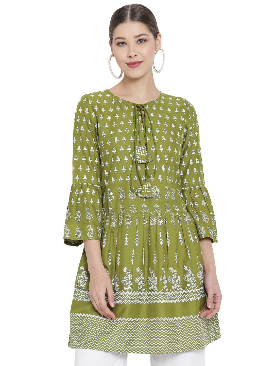 

KALINI Keyhole Neck Ethnic Printed A-Line Short Kurti, Green