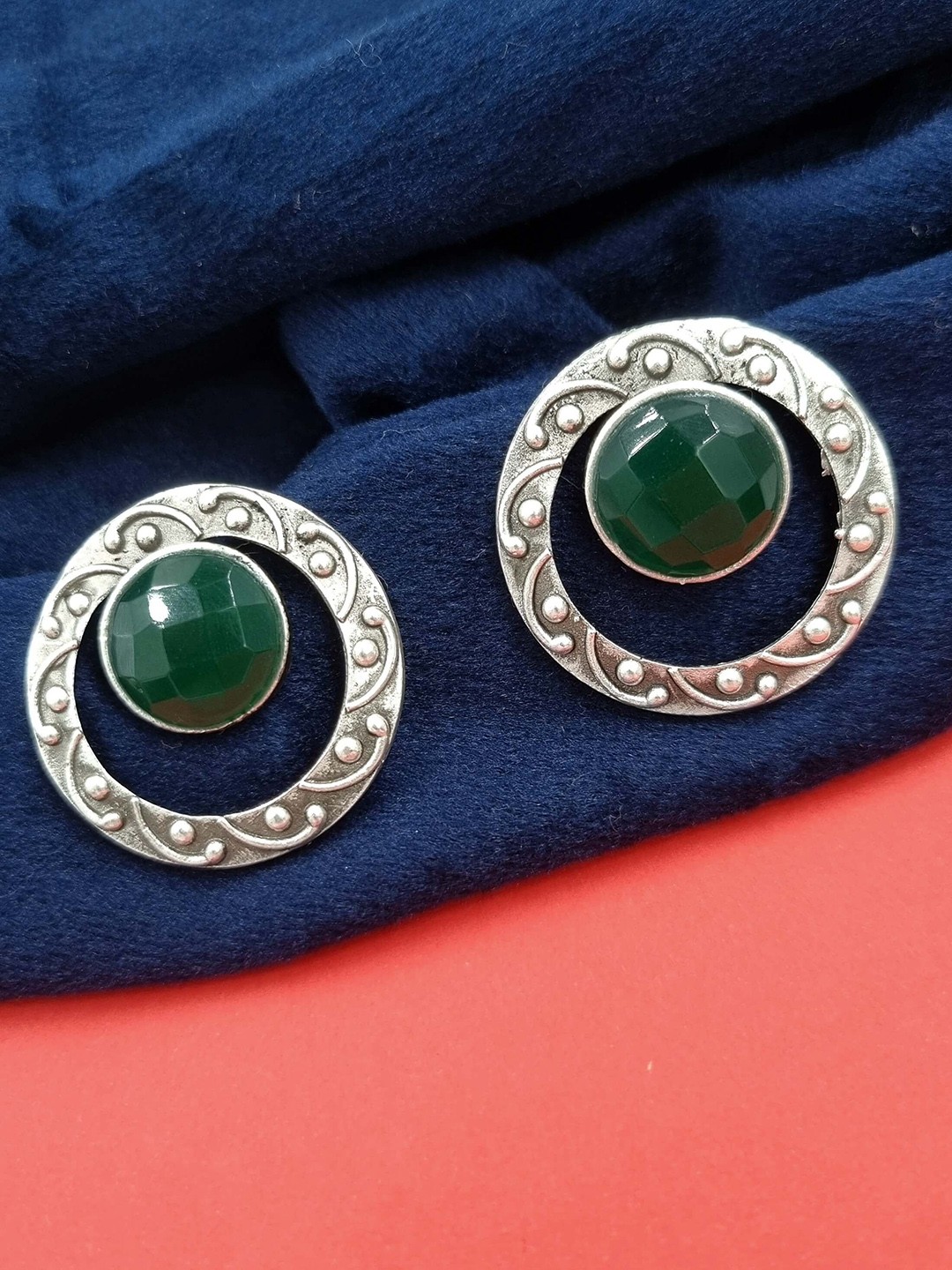 

Sangria Women Silver-Plated Oxidized Stone-Studded Earring