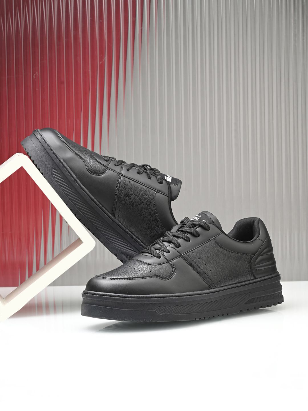 

SPYKAR Men Sneakers, Black