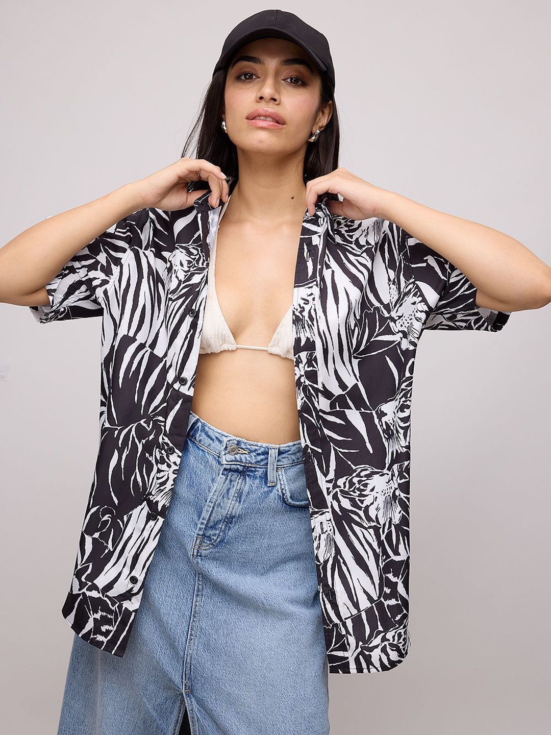 

FREAKINS Abstract Printed Spread Collar Pure Cotton Casual Shirt, Black