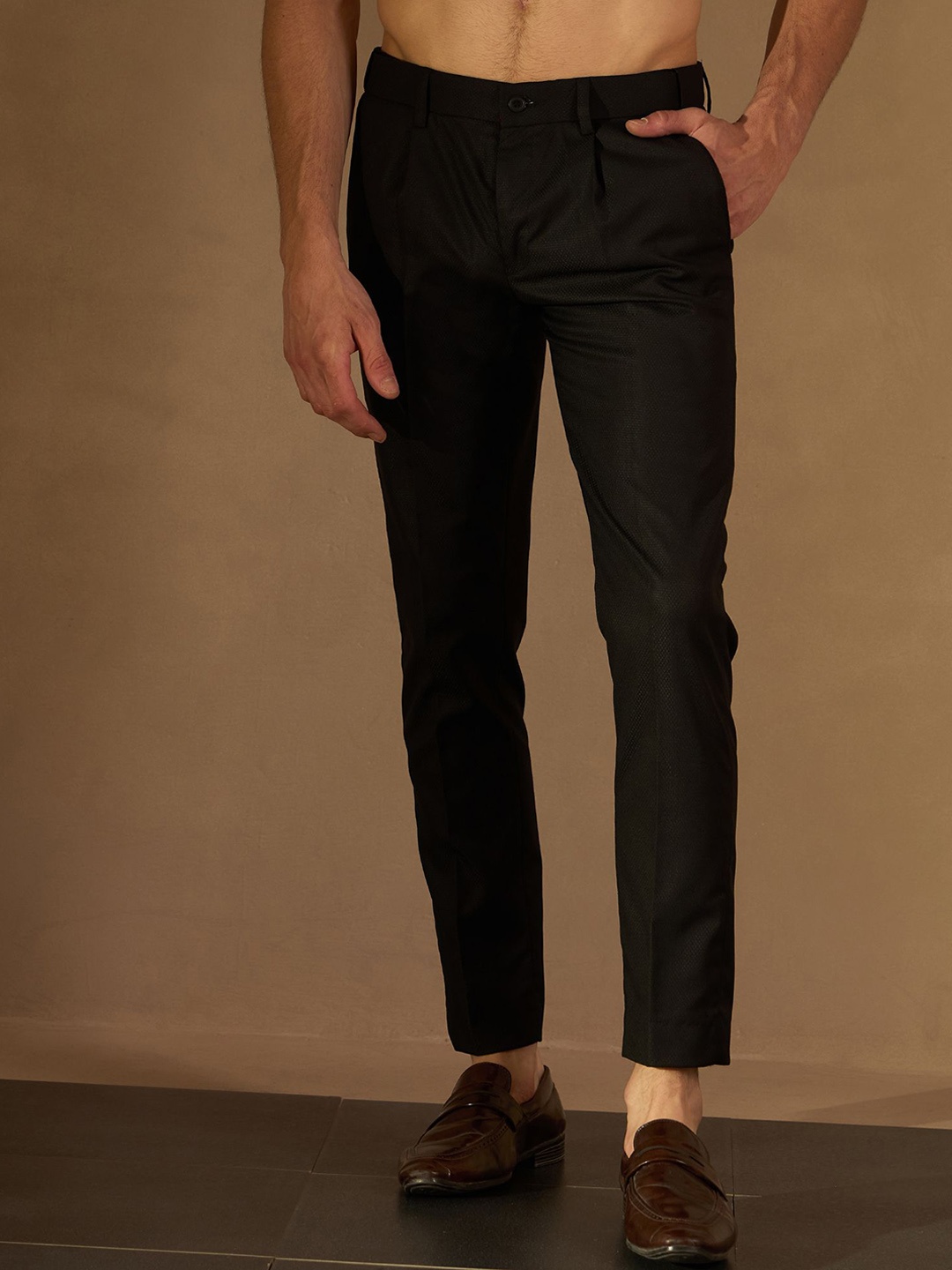 

DENNISON Men Smart Tapered Fit Easy Wash Chinos Trousers, Black
